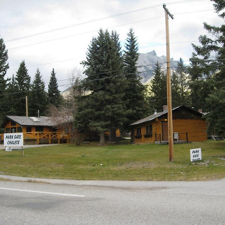 Park Gate Chalets Hotel Canmore Zewnętrze zdjęcie